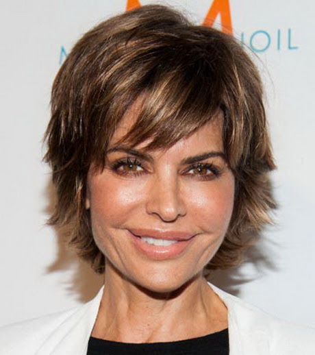 Lisa Rinna 5 Celebrity Endorsed Short Hairstyles for Women Over 50 ...