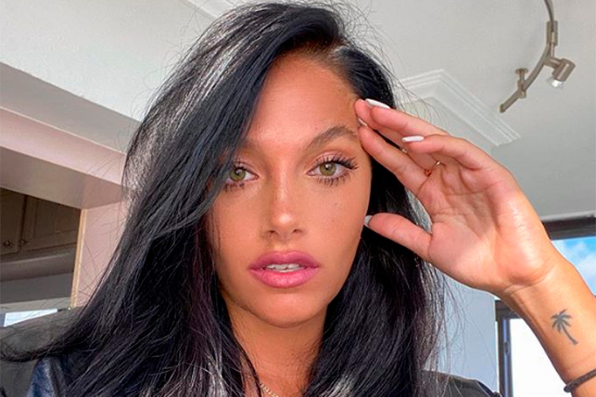 Verano Europeo Oriana Sabatini Poso En Bikini Y Dejo Ver Sus Tatuajes La Nacion