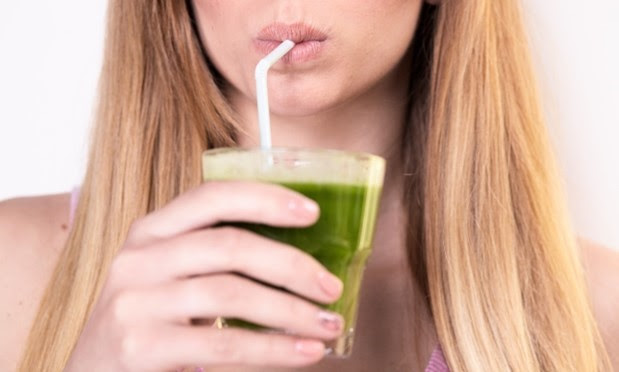 ストローを噛む癖のある女の人の心理とは 無意識なの 意図的