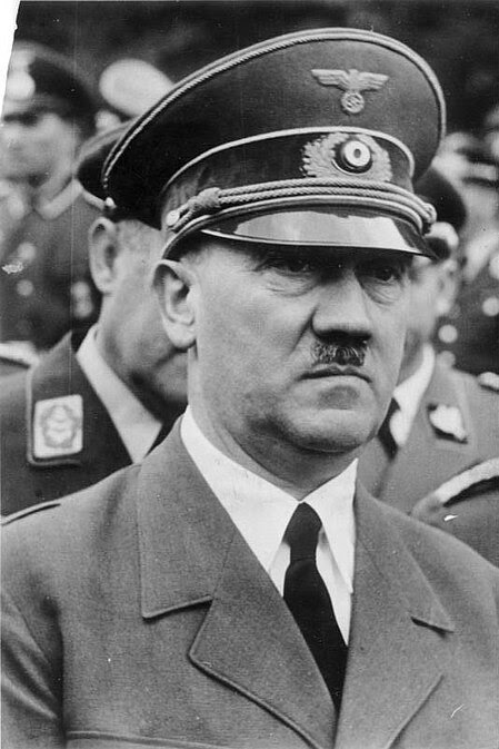 File:Bundesarchiv Bild 183-S62600, Adolf Hitler.jpg