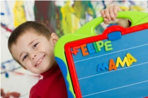 iS_000017157612_boy_learning_spanish