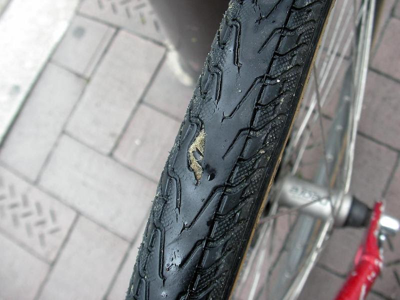 パンクしない自転車タイヤ 発明