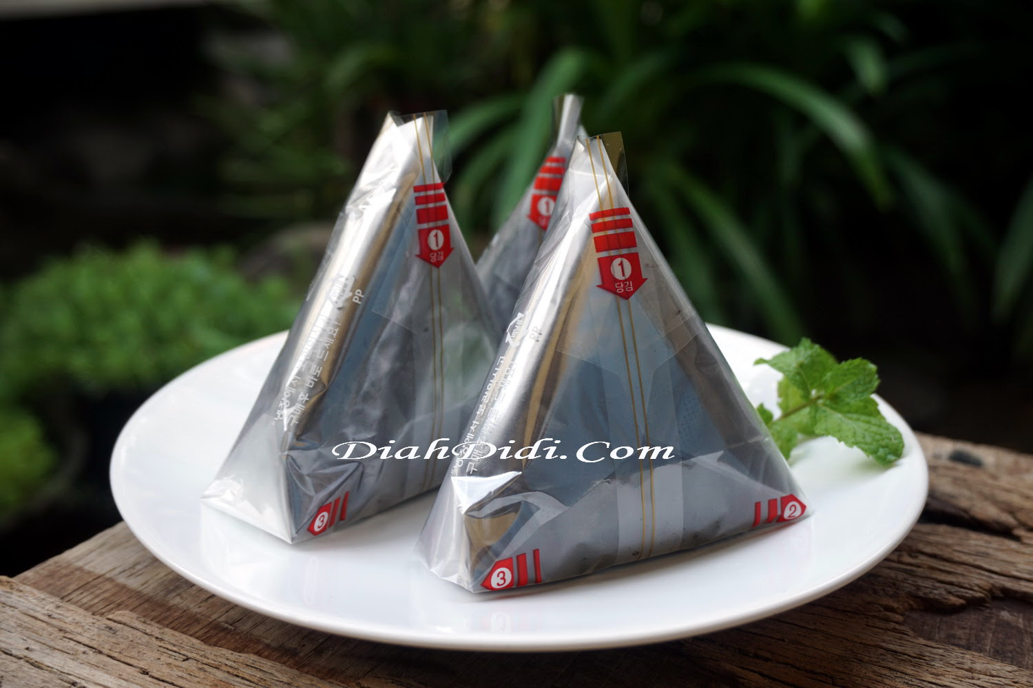 Samgak Kimbap ( Gimbap )