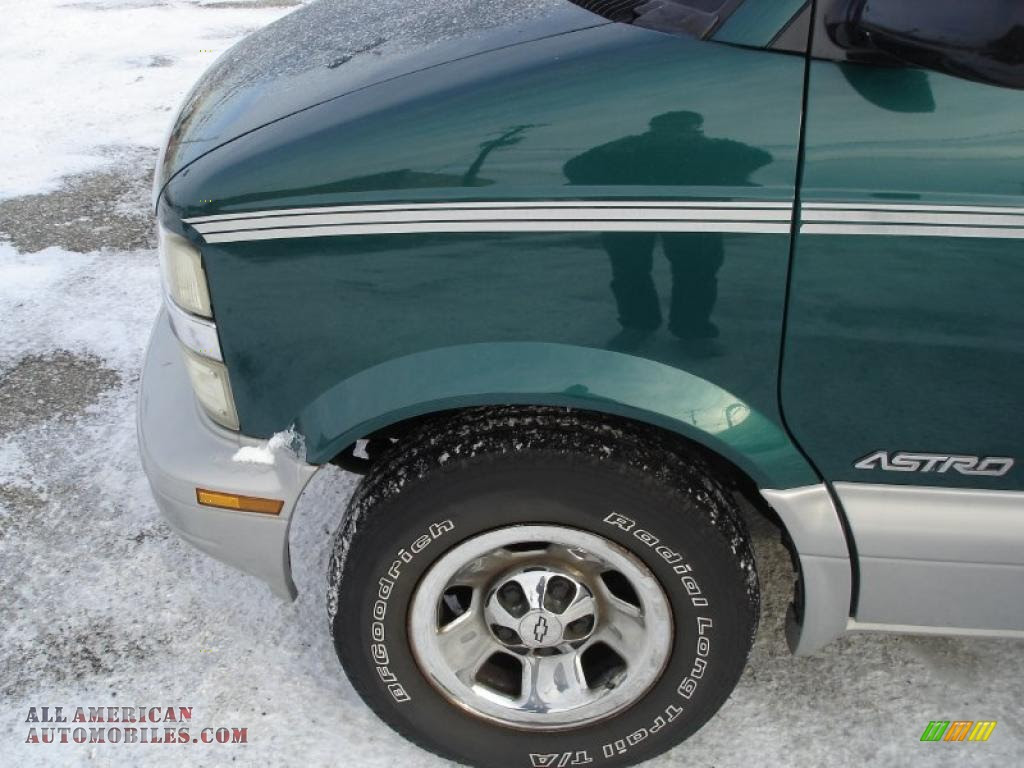 2000 Astro LS Passenger Van - Dark Forest Green Metallic / Medium Gray 