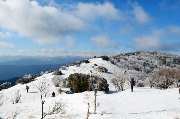 関西 高見山地 三峰山 スタッフが選ぶ冬の低山 雪山 おすすめ絶景スポット18 24 好日山荘マガジン