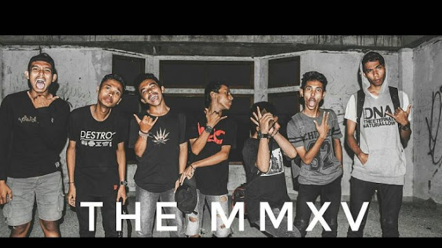 Viral Video Grup Rapper Asal Maluku The MMXV Buat Heboh Jagad Youtube! Sindir Young Lex? http://ift.tt/20kt43r - Berita Terbaru Terkini Hari Ini -  Sebuah video musik seorang rapper baru dari Maluku menjadi viral di media sosial. Pemuda bernama Muhammad Hafidz itu bersama dengan grupnya, The MMXV, membuat sebuah lagu dengan lirik yang kritis.