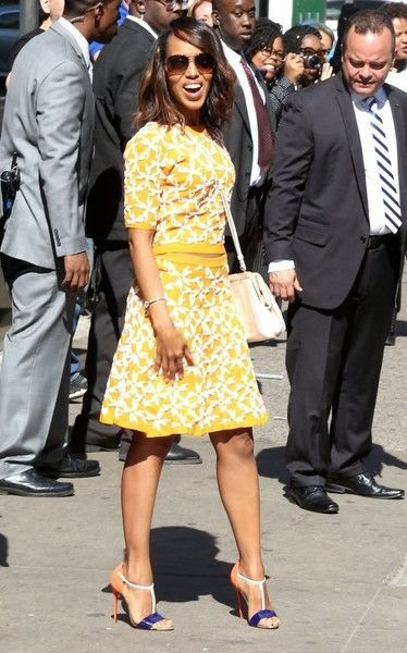  photo KerryWashingtonCelebritiesVisitGoodMorning_XiyP1KCLXgl.jpg