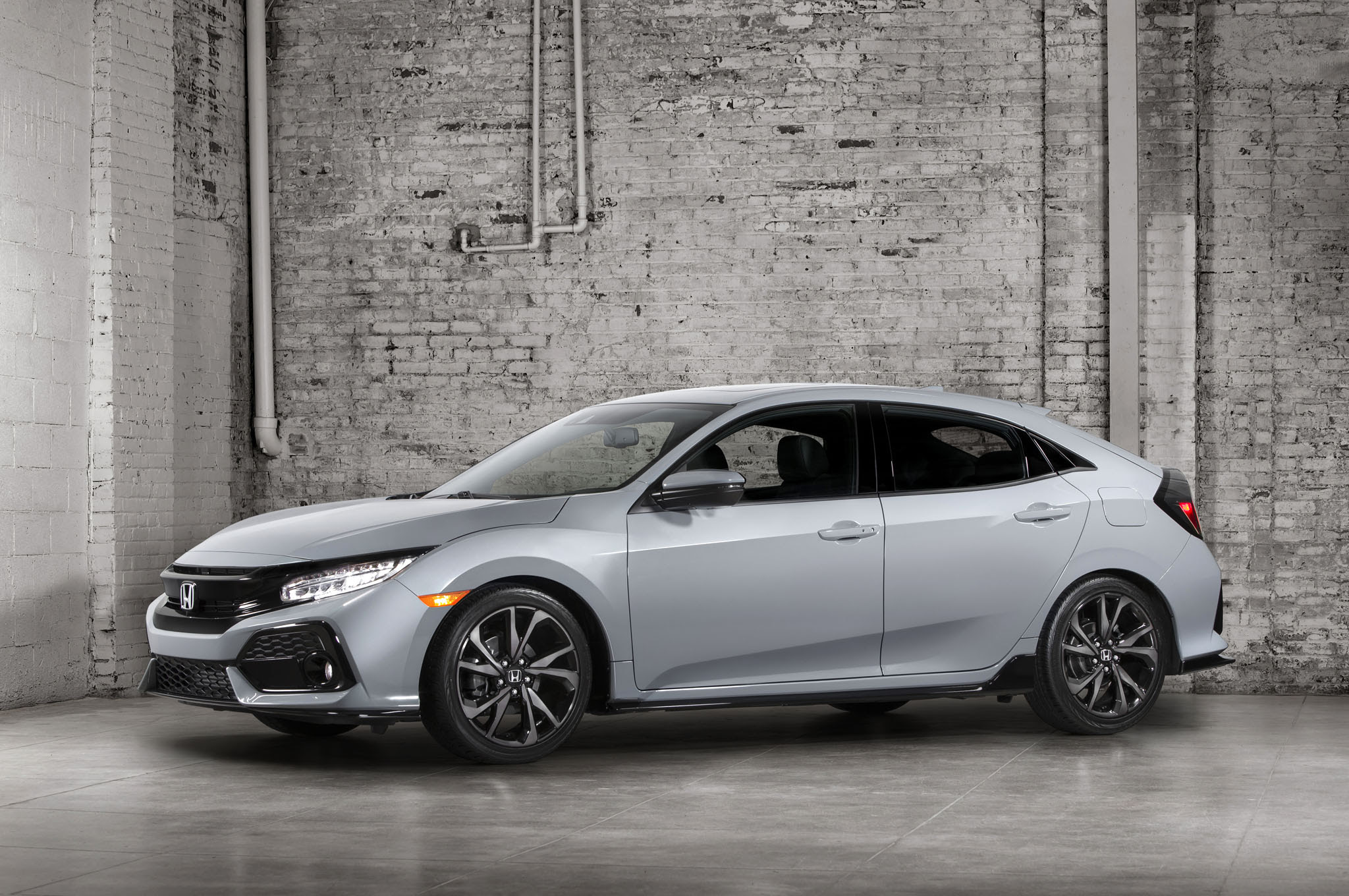 2017 Honda Civic Hatchback Front Three Quarters