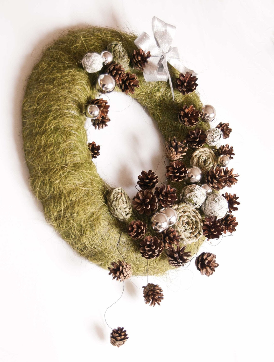 Holiday wreath - Christmas wreath - Home decoration - Fall wreath - Winter wreath - Door wreath