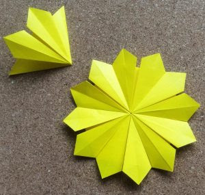 おりがみ 平面 立体 ミニひまわり 花びら12枚タイプ の作り方 知恵の小袋