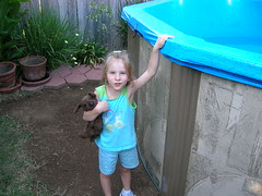 Anna seeing the pool for the first time
