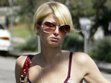Hacker views Paris Hilton Facebook snaps