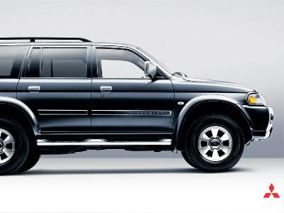 mitsubishi pajero 2005
