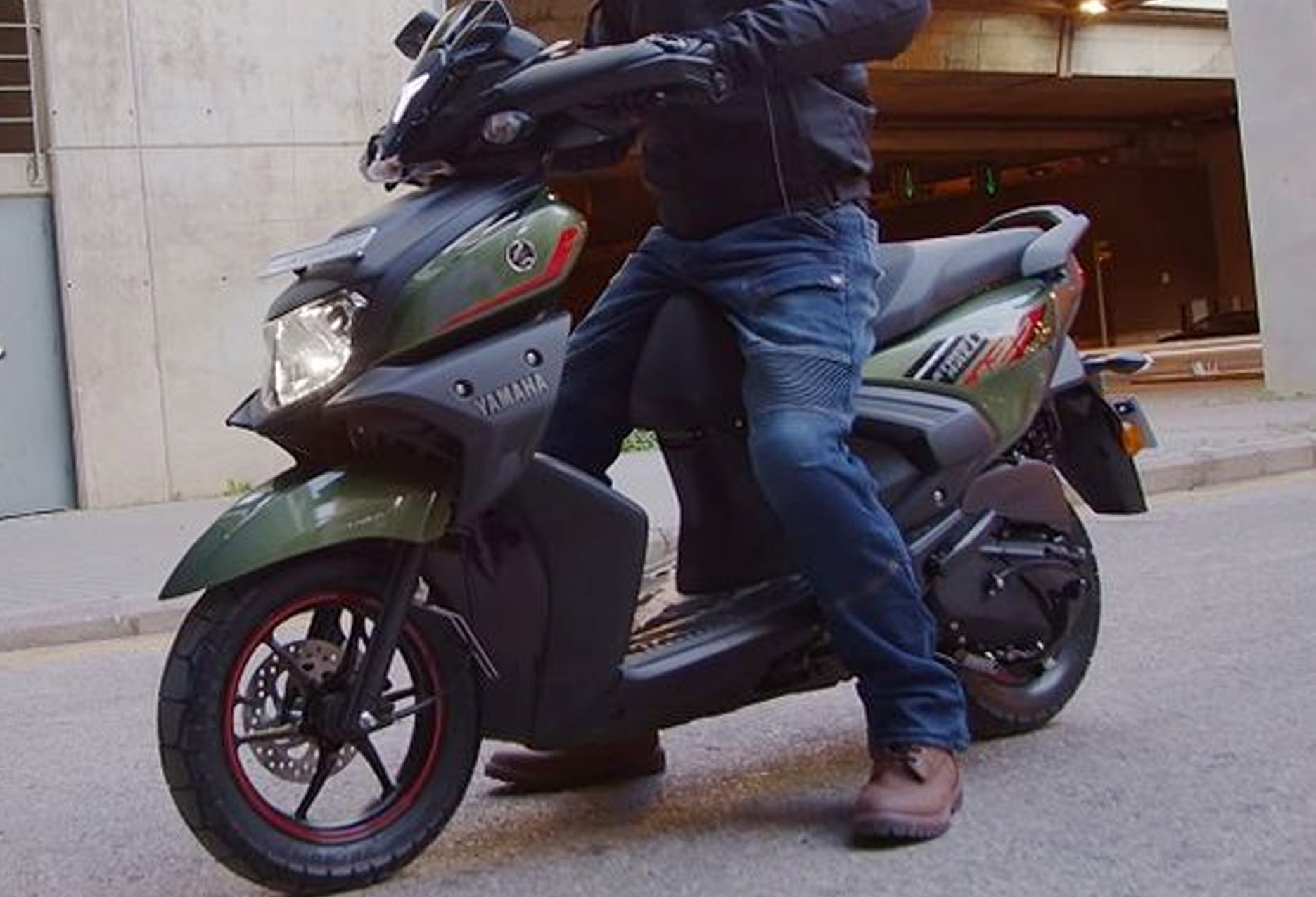 Kenalkan Ini Dia Skuter Matic  Terbaru  Yamaha RayZR 2020  