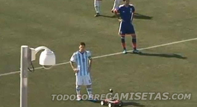 日本代表adidas 14ニューモデルの画像 動画がリーク 香川とメッシ アルゼンチン代表 が プロモーションで激突 Football Shirts Voltage Com サッカー各国代表 クラブユニフォーム