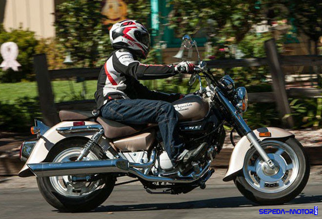 Bosowa-Hyosung GV250, Cruiser Old Style Ala Harley  Info 