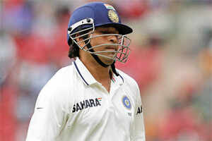 Sachin Tendulkar bowled thrice in a row in New Zealand series