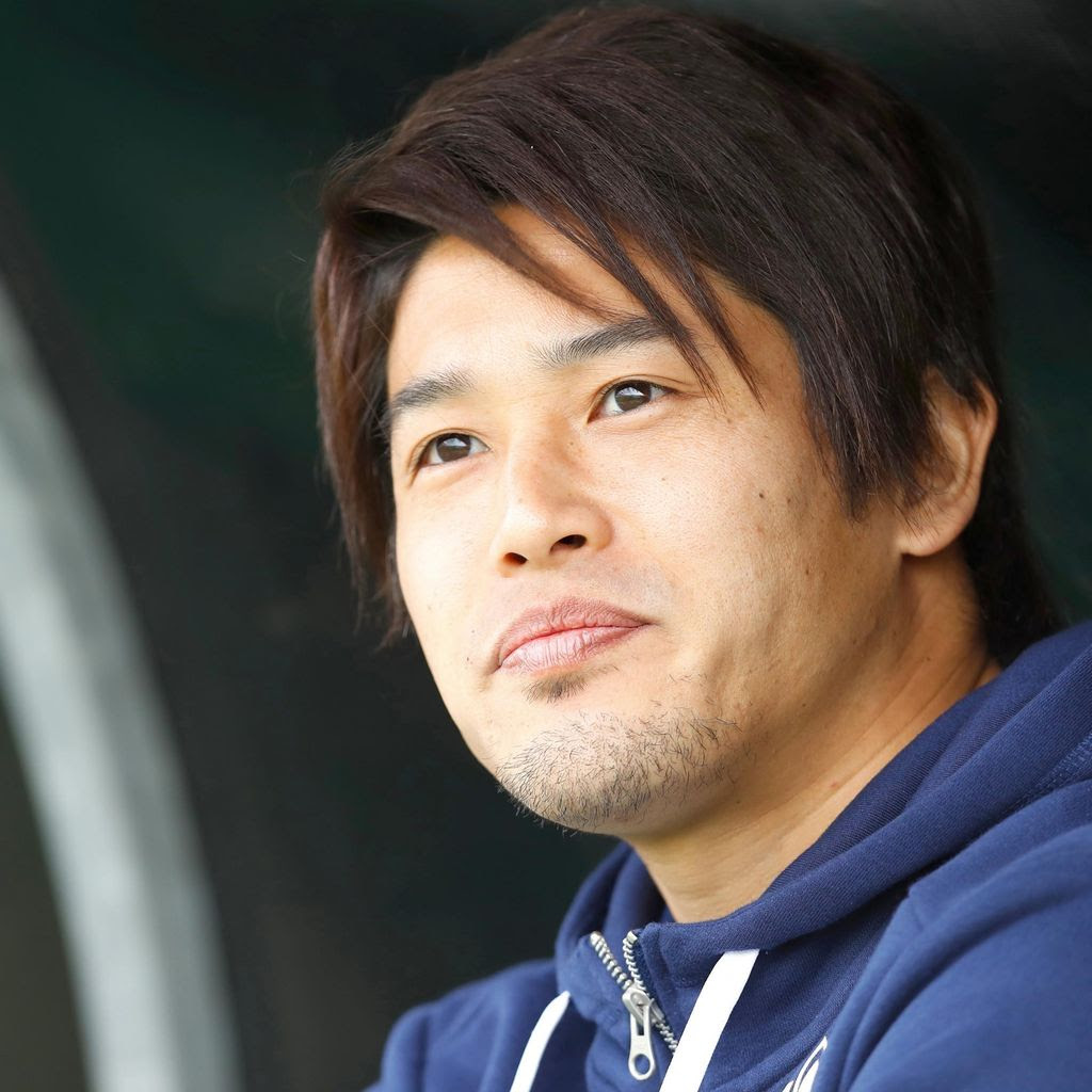 サッカー 内田篤人 シャルケ 昨年秋に第一子となる長女が誕生していたことを発表 サポーターにお披露目 名前は非公表 フットボールまとめ