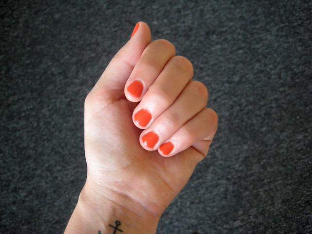 orange nails