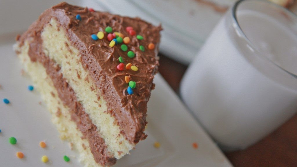 Fluffy, Moist Homemade Yellow Cake Recipe | Divas Can Cook