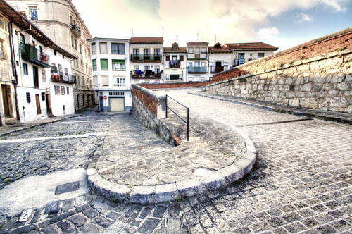 Curve. San Vicente de la Barquera. Cantabria. Spain