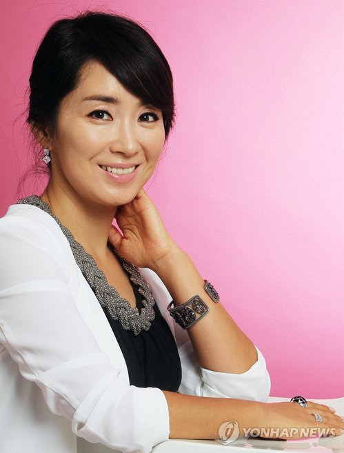 Yoon Yoo Sun - Photo Colection