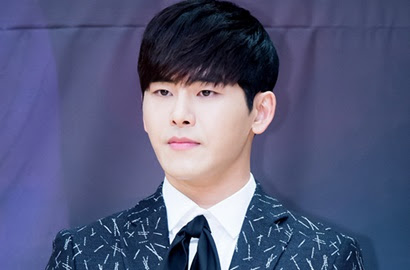 Foto: Inilah ekpresi Hoya Infinite yang sedang gugup dan takut http://ift.tt/20kt43r - Berita Terkini Hoya Infinite Terbaru Hari Ini -Serial "Radiant Office" kembali membuat penonton tak sabar menunggu episode perdananya. Beberapa waktu yang lalu, tim produksi merilis foto-foto adegan serial ini. Kini tak hanya merilis dan mebuat penasaran, foto cuplikan adegan "Radiant Office" yang terbaru dijamin akan membuat penonton tertawa. 