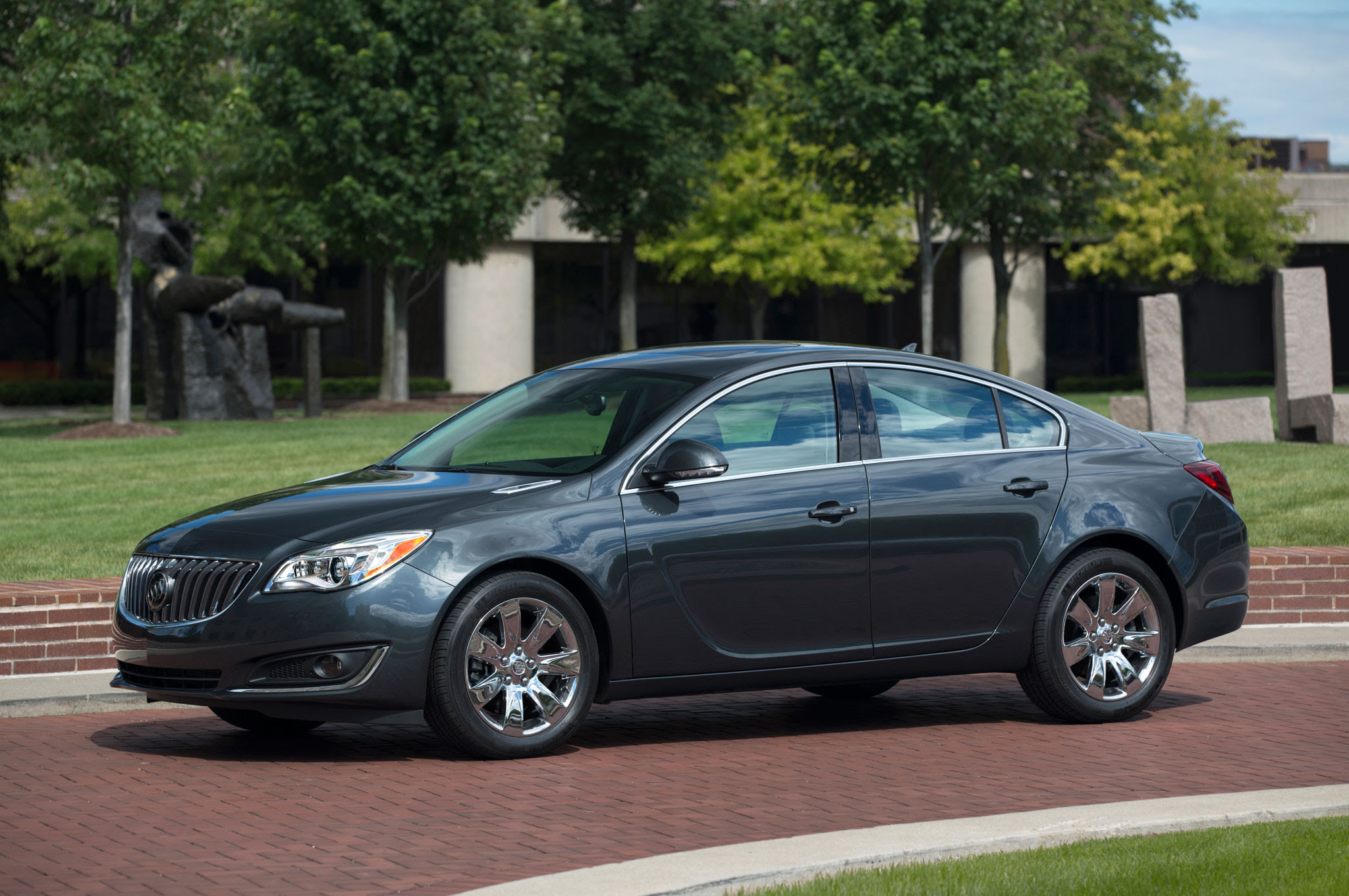 2016-Buick-Regal-side-profile