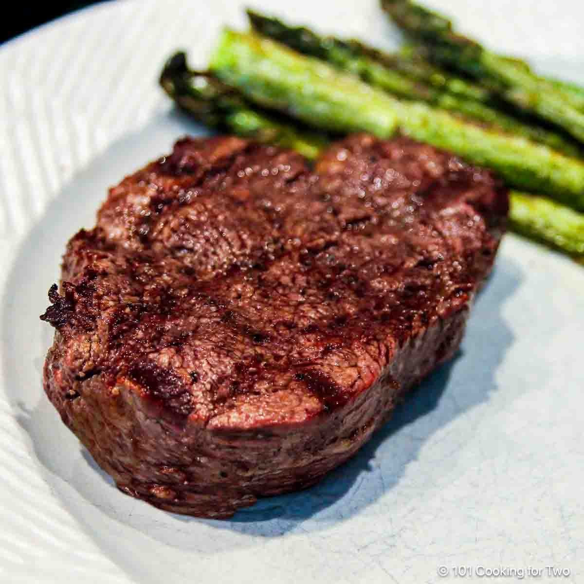 How to Grill a Filet Mignon on a Gas Grill | 101 Cooking ...