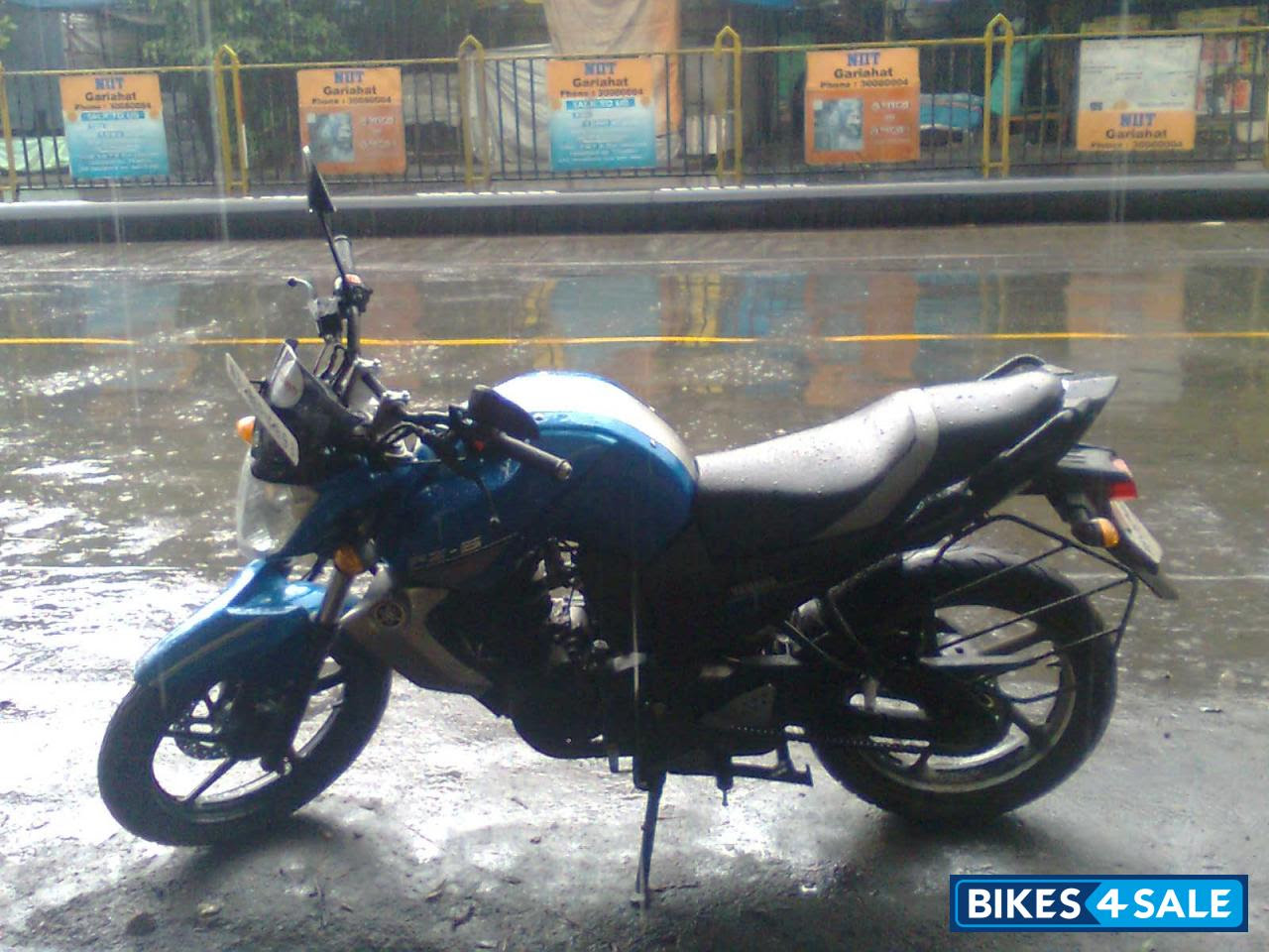 Second hand Yamaha FZ-S in Kolkata. The bike is in ...