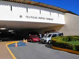 hotel tambau atendimento garcon e musica orla e praia foto jose lins (1)