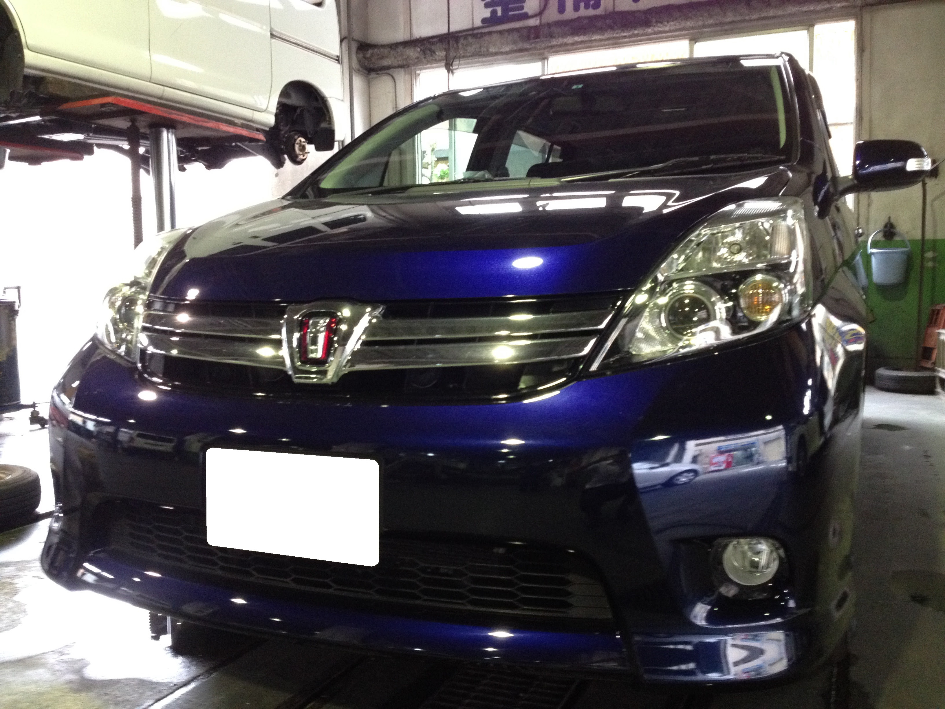 トヨタ アイシス プラタナv 新古車納車 株式会社坂口モータース 車の車検 整備 修理 点検 月極駐車場ならお任せ下さい