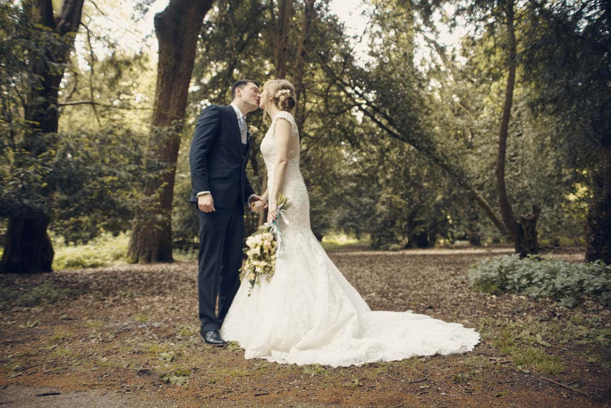 Thornham Coach House Wedding Photos - www.helloromance.co.uk
