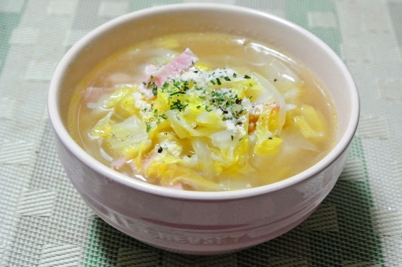 白菜とベーコンのシンプルスープ サントリー レシピッタ あなたにぴったり お酒に合うかんたんレシピ