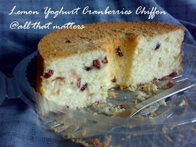 Lemon Yoghurt Cranberries Chiffon