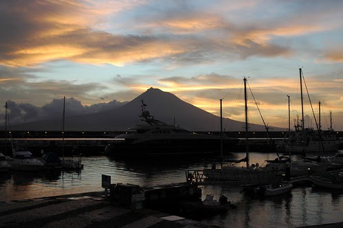 Marina da Horta com Ilha do Pico ao fundo-Açores