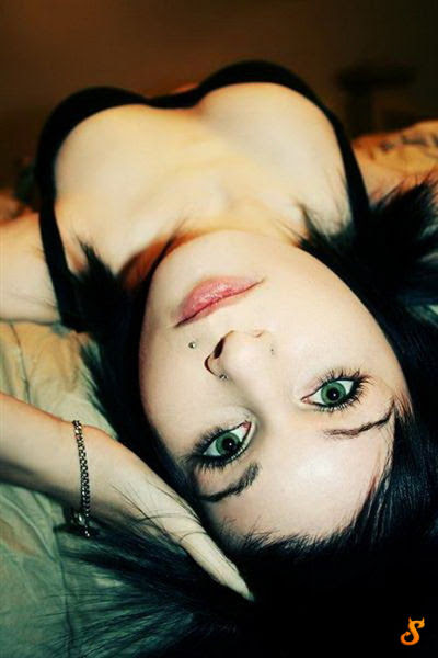 Cute Emo Girls (71 pics)