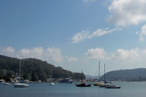 Lady Kendall II & green yacht in Hardys Bay