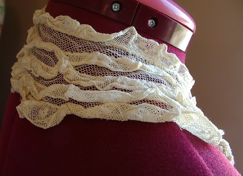 net lace collar vintage/antique