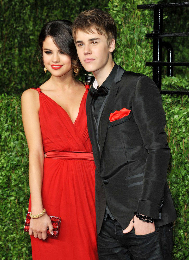 selena gomez and justin bieber 2011 kissing. Selena Gomez, Justin Bieber