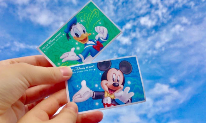 ディズニーのチケット サプライズでの渡し方とは 彼氏も彼女もご注目 にっこりっか 保育士による子育て情報ブログサイト