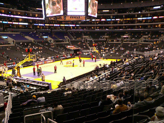 ｎｂａ ステイプルズ センター 0レベル席からの見え方 会場ガイド