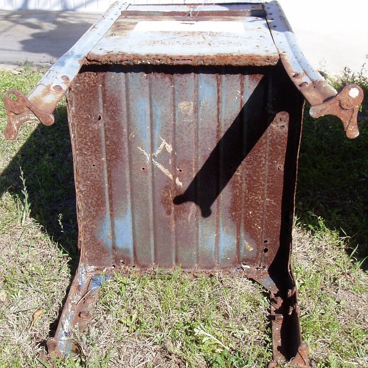 Authentic Relic - 1961 - USPS Full SIze Mail Carrier- Keys Relic