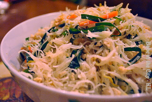 Fried Bee Hoon With Dried Shrimps and Chives