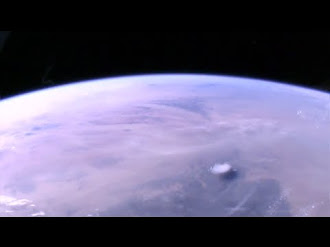 Cloaked Ufo NASA ISS Space station live ufo feed 2015 / OVNI en Stream de la ISS 2015