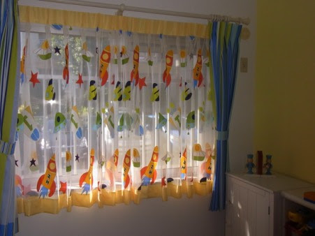 子ども部屋のカーテンは可愛い輸入のキッズカーテンがおすすめ 今 を楽しむ子供部屋作り 自由が丘ルドファンのオーダーカーテン施工例