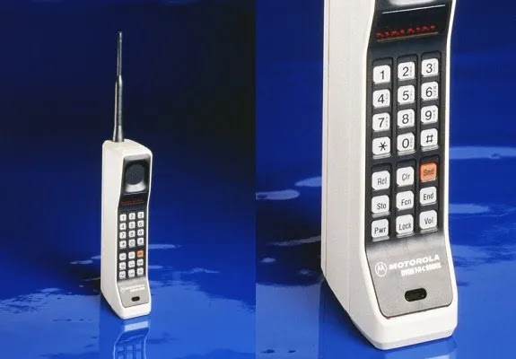 From Backpack Transceiver to Smartphone: A Visual History of the Mobile Phone