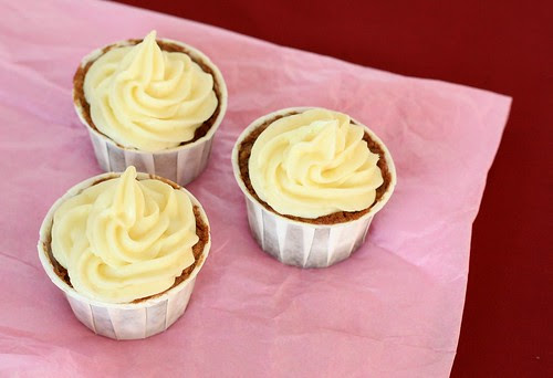 2009.11.22 Spiced Apple Cupcakes with Brie Frosting (Iron Cupcake)