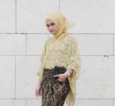 20+ Inspirasi Atasan Brokat Hijab