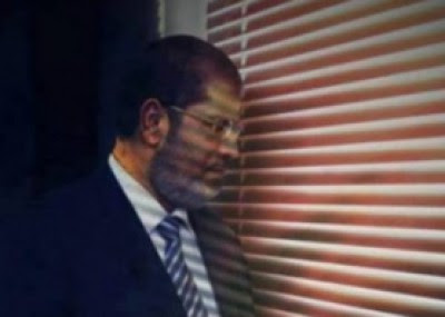 "المعزول" يفقد عقله بزنزانته "المعزول" يفقد عقله بزنزانته